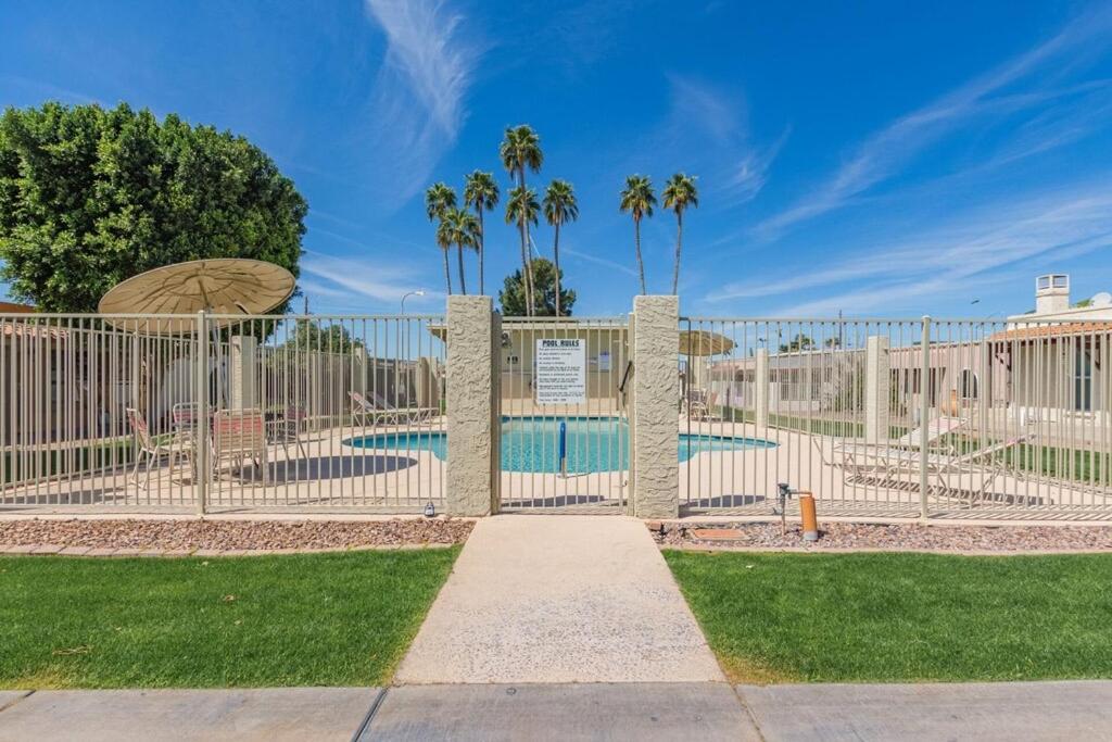 New Remodeled Home On Golf Course Mesa Exterior photo